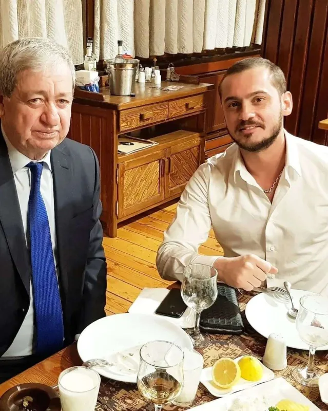 Emildən qayınatasına təbrik