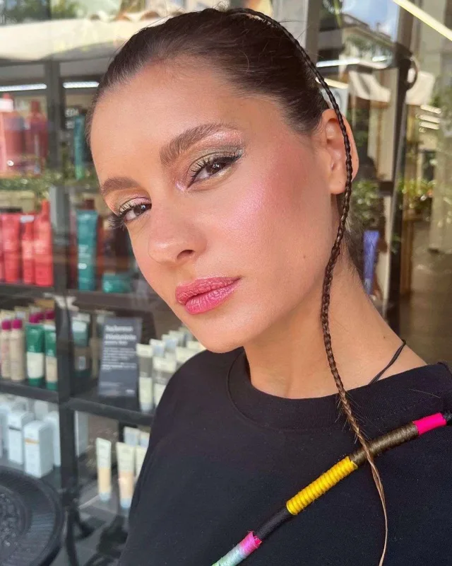 İllər sonra bacısını tapdı