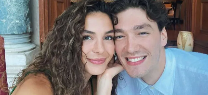 18 milyonluq maşınını özü ilə gətirtdi