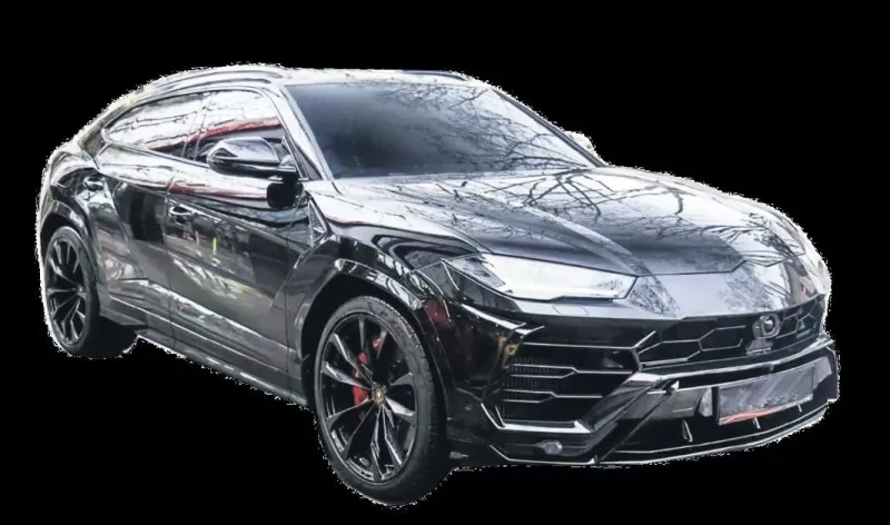 18 milyonluq maşınını özü ilə gətirtdi