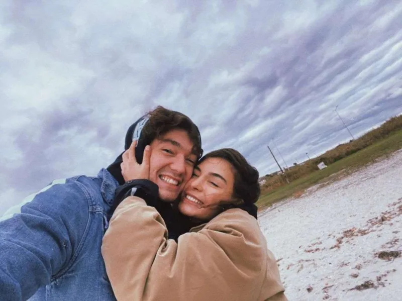 18 milyonluq maşınını özü ilə gətirtdi