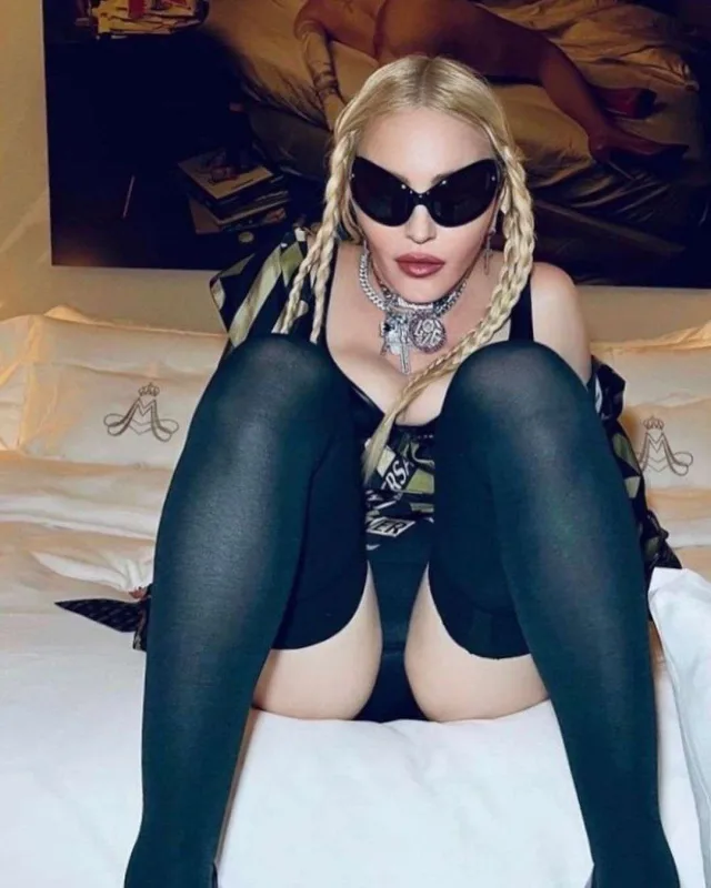 Madonnanın şəklini paylaşıb lağa qoydu