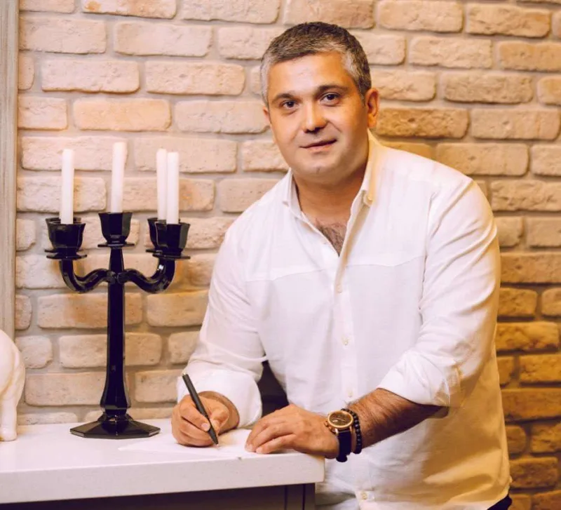 Bəstəkar başından zədə alıb, xəstəxanadadır