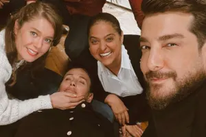 “Camdaki kız”ın aktyorlarının bu fotosu viral oldu