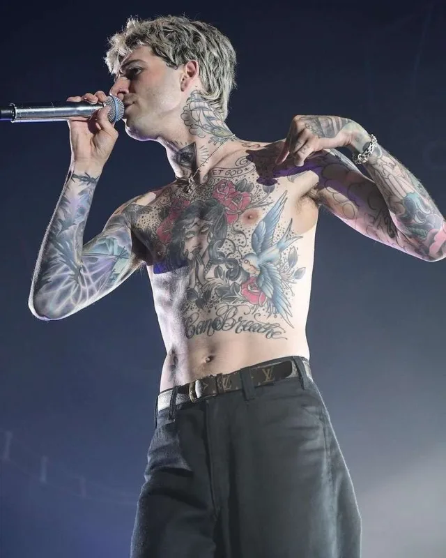 Aralarındakı yaş fərqi tənqid olundu