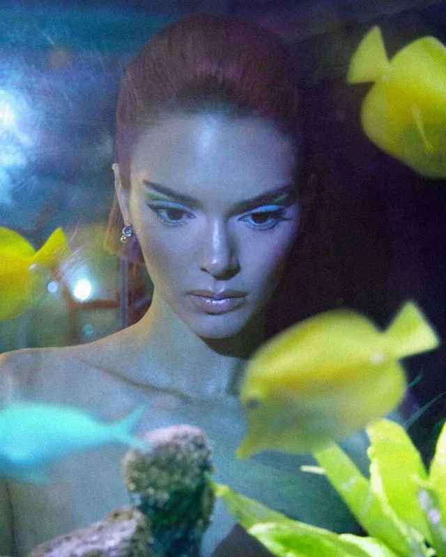 “Yolda gəzməyimi də problemə çevirirlər”