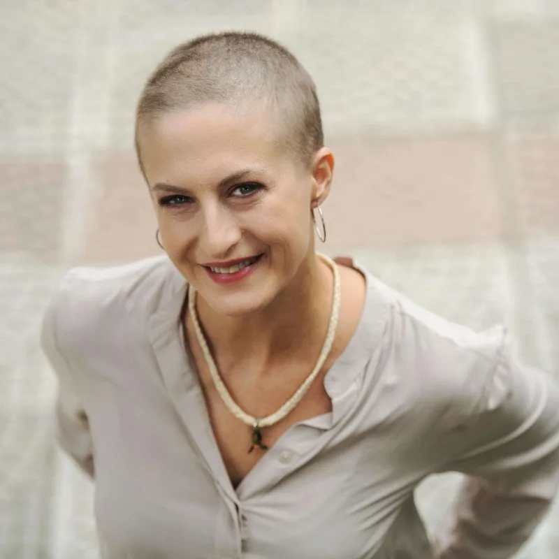 Xərçəngə qalib gələn aktrisadan tətil keyfi