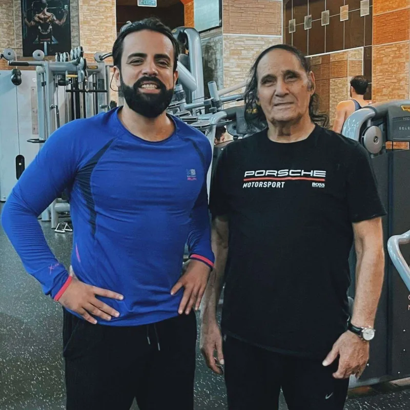 82 yaşlı Niyaməddin Musayev idman zalında