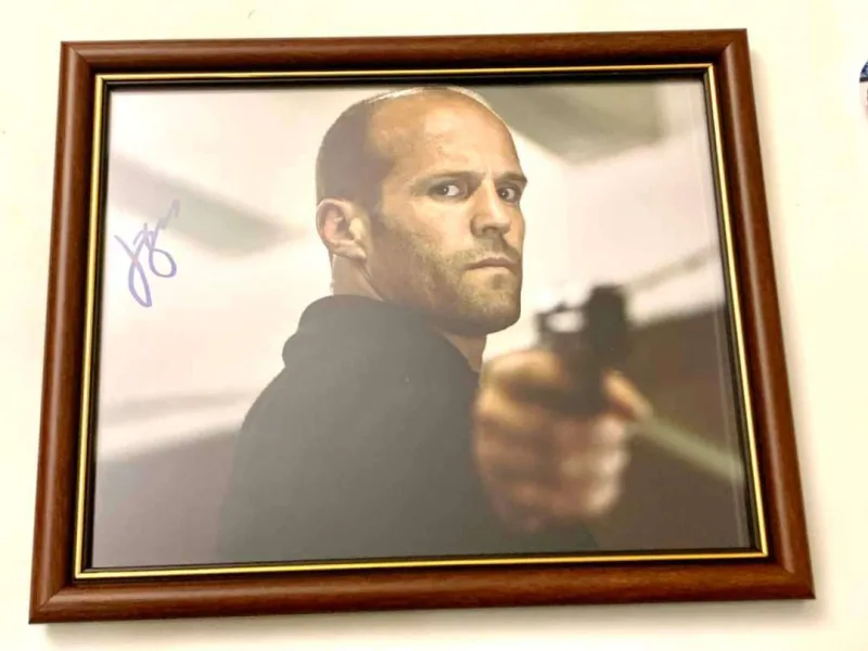 Onların imzalı fotoları Bakıda ucuz qiymətə satılır