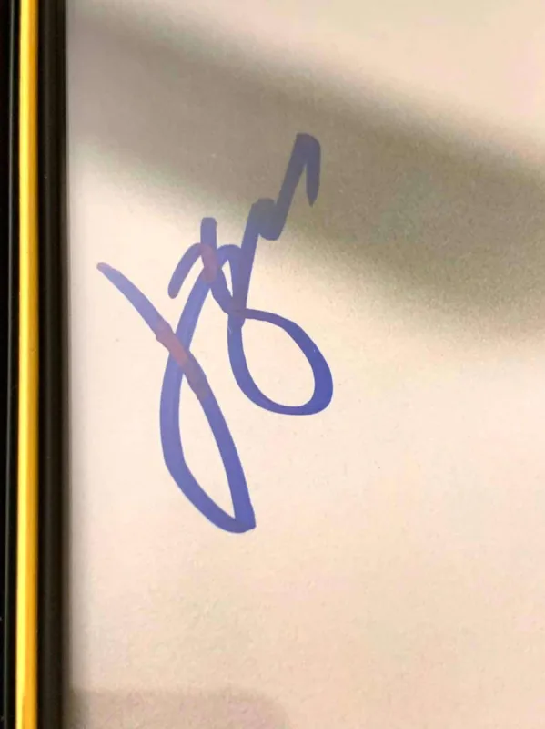 Onların imzalı fotoları Bakıda ucuz qiymətə satılır