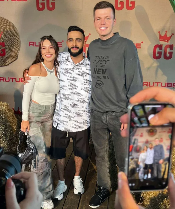 Ulduzlar Hüseynin ad günündə