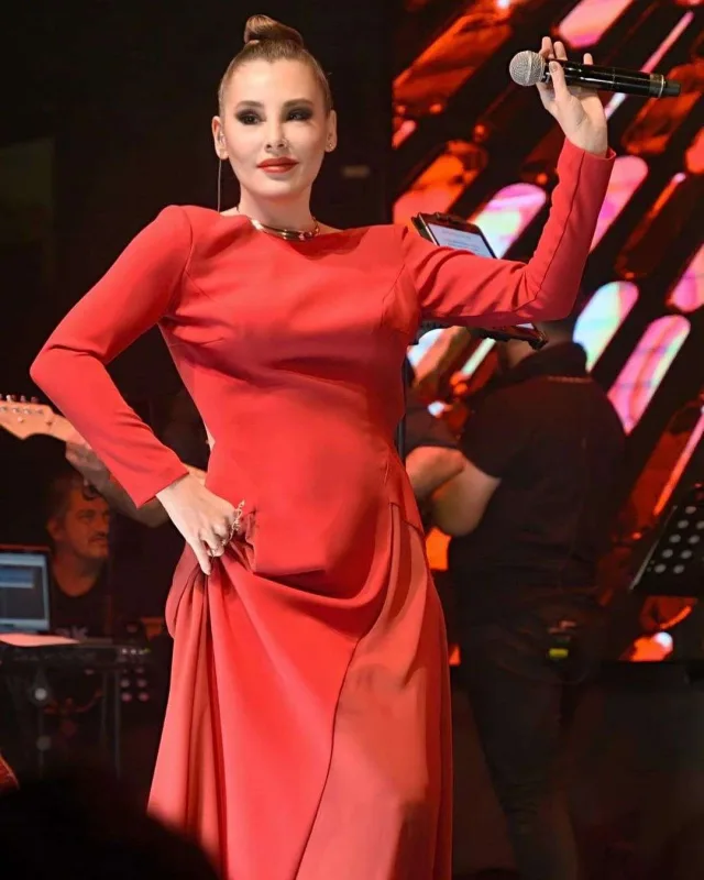 Mahnısı 13 il sonra yenidən trend oldu