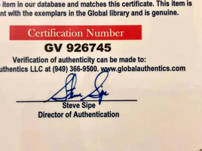 Onların imzalı fotoları Bakıda ucuz qiymətə satılır