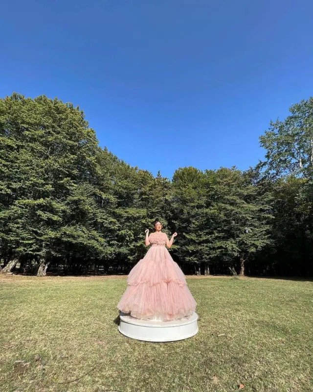 Damla “Camdaki Kız”ı təkrarladı