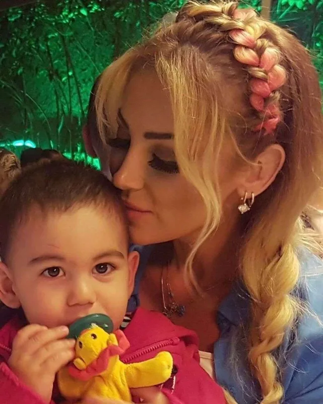 Petek 2-ci dəfə ana olacaq