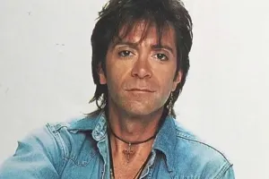 Məşhur qrupun keçmiş gitaraçısı vəfat etdi