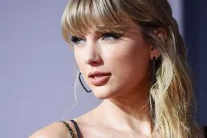 Teylorun yeni albomu rekord qırır