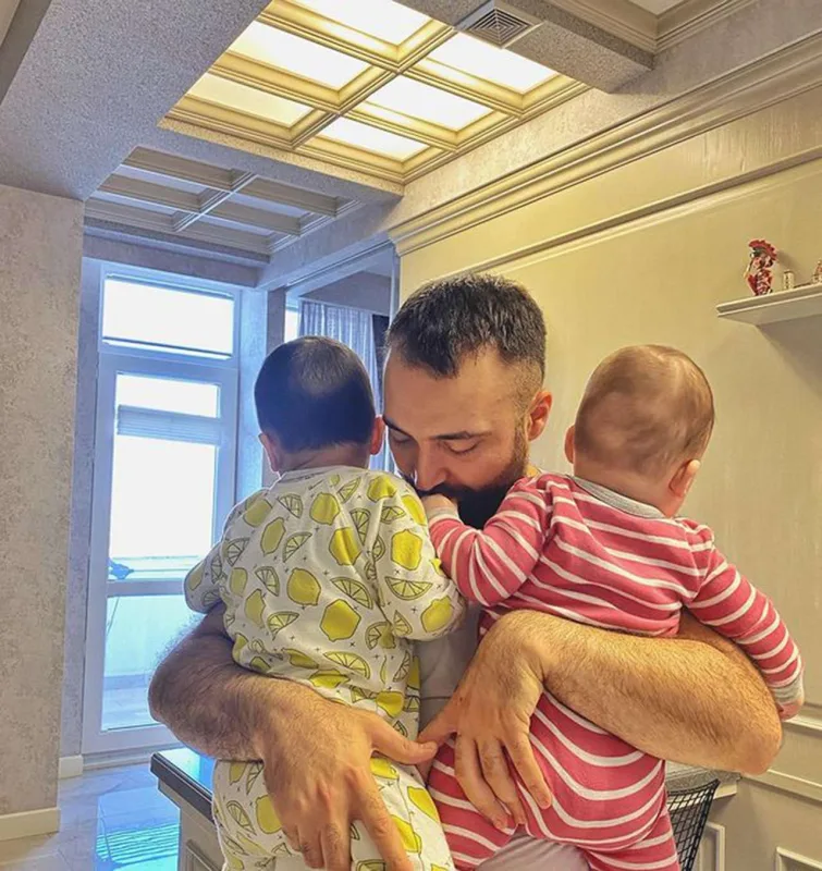 Xanımından Azada ad günü təbriki