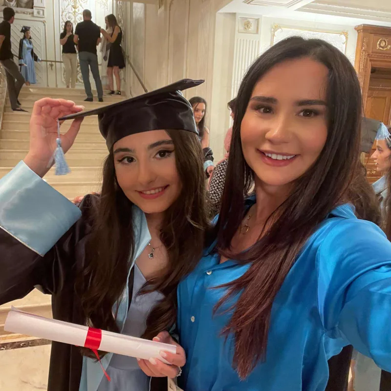 Leylanın qızı məzun oldu