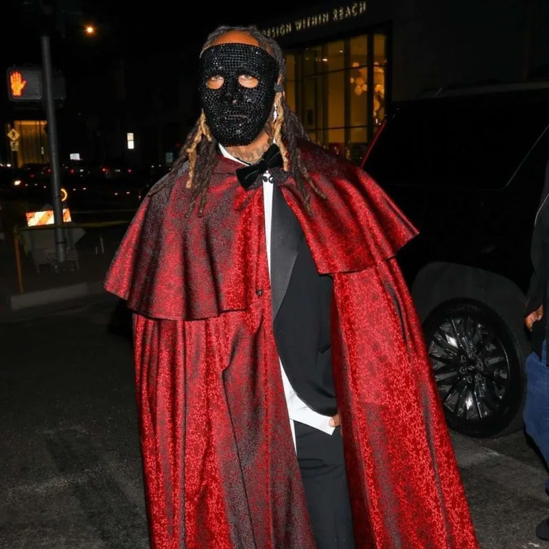 Dünya ulduzları ad gününə maskada gəldi