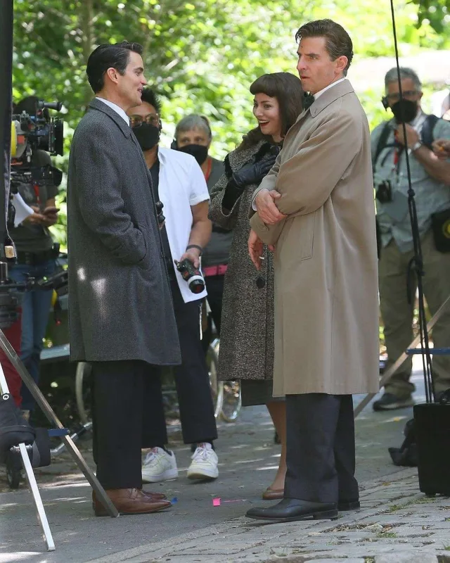 Öpüşərkən görüntüləndilər