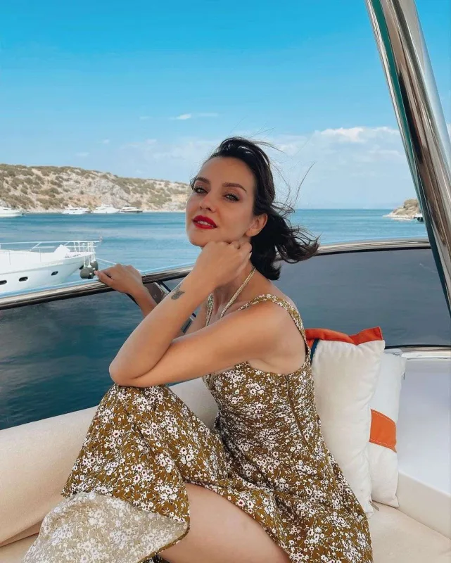 İrem sevgilisi ilə tətildə...