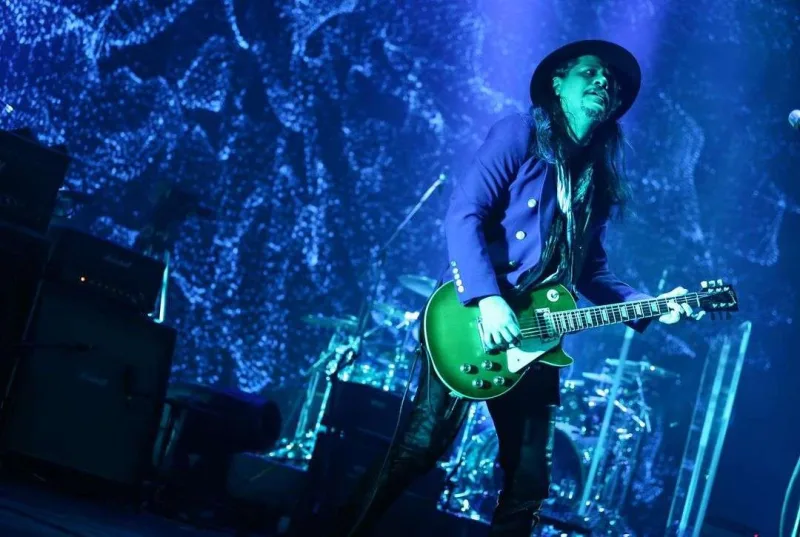 “Mor ve ötesi” Bakı konsertini paylaşdı