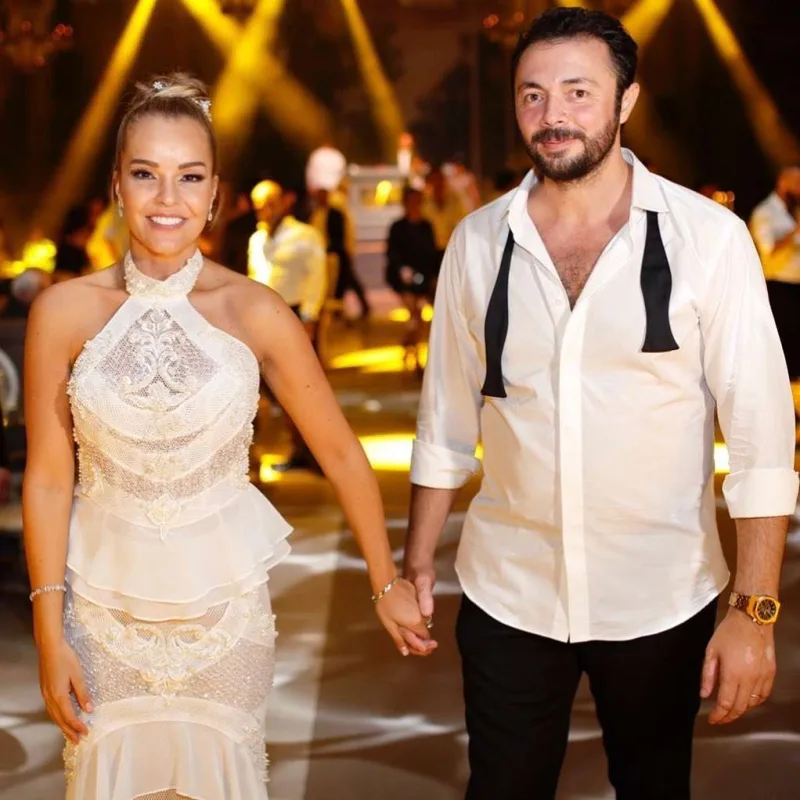 Bengüdən övladları ilə birgə tətil pozaları