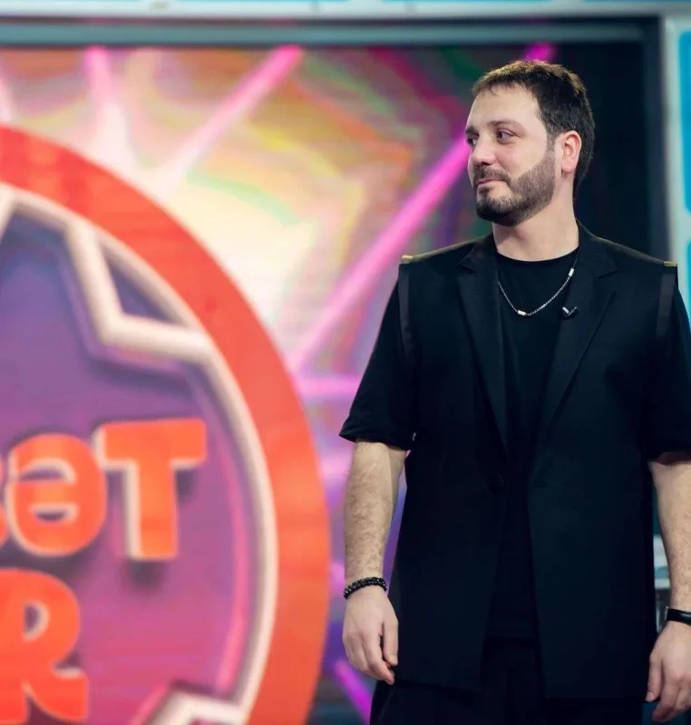 Rəsul Əfəndiyev gürcü modellə kamera önünə keçdi