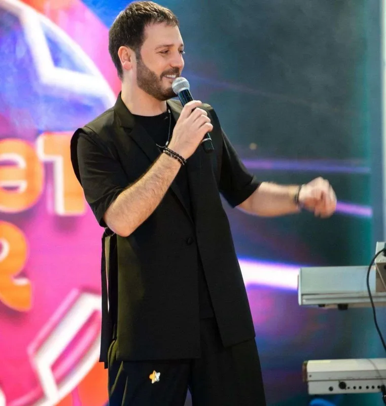 Rəsul Əfəndiyev gürcü modellə kamera önünə keçdi