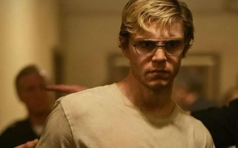 Dahmerin atası “Netflix”i məhkəməyə verir