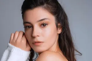 Aktrisaya ağır itki