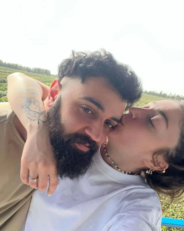 “İki ildir, bir-birimizi tapmışıq”