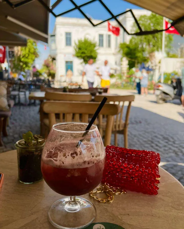 Mələkxanım Eyyubovanın qızının tətil fotoları