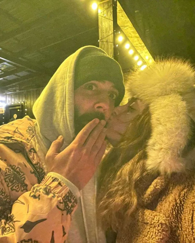 “İki ildir, bir-birimizi tapmışıq”