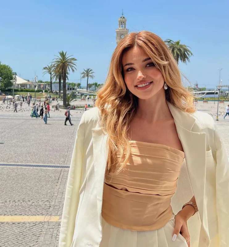 Mələkxanım Eyyubovanın qızının tətil fotoları