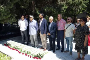 Maestro Niyazinin məzarı ziyarət olundu