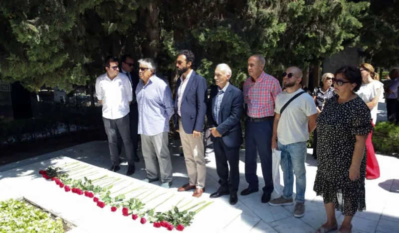 Maestro Niyazinin məzarı ziyarət olundu