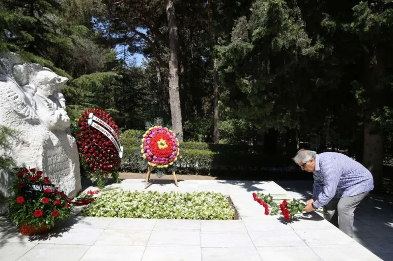 Maestro Niyazinin məzarı ziyarət olundu