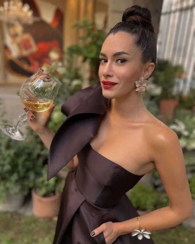 Bu serialda tərəf müqabili oldular