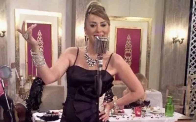 Evindən iki yük maşını zibil çıxdı