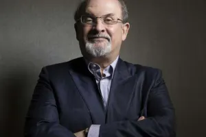 Salman Rüşdi hücumdan sonra gözünü və əlini itirdi