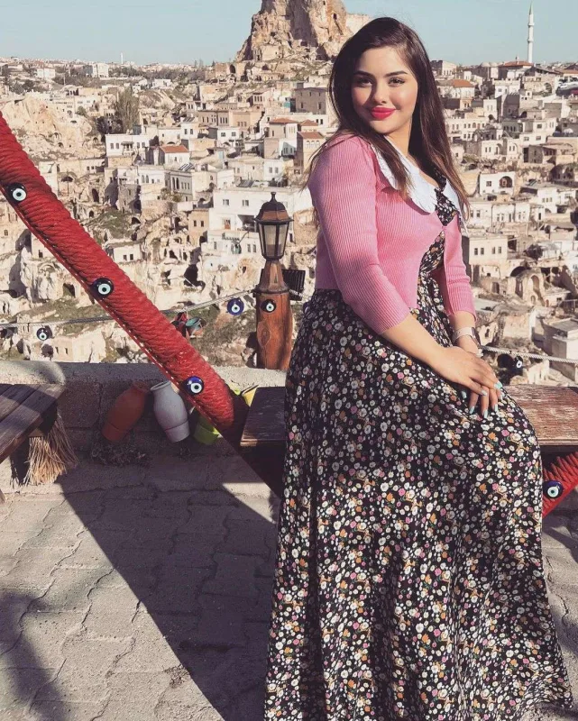 Mina Hüseyn ana olacaq