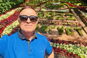 Xalq artistinin dəyişməyən selfiləri...