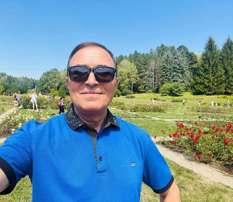 Xalq artistinin dəyişməyən selfiləri...