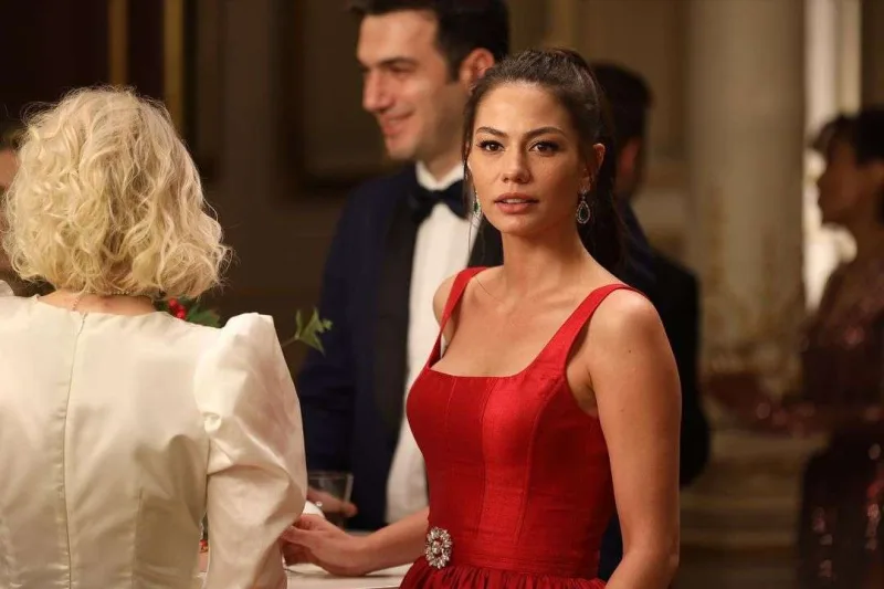 Demet bu dəfə Buğrayla baş rola çəkildi