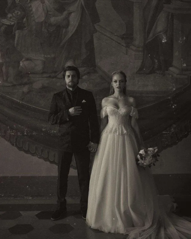 “Aşk 101”in ulduzu İtaliyada evləndi