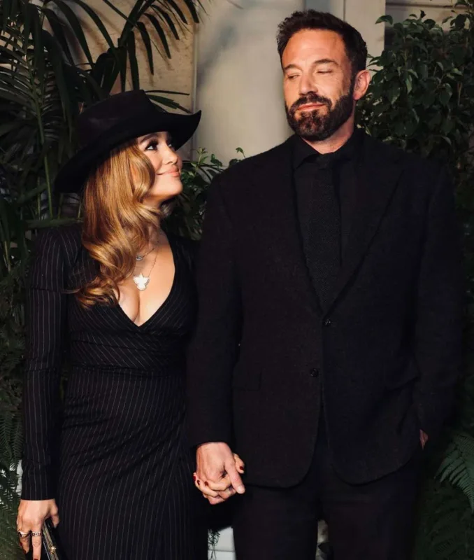 Ceylo nişan üzüyündəki mesajdan danışdı