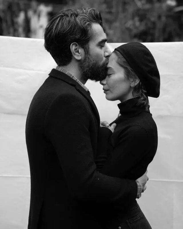 Həyat yoldaşını belə təbrik etdi