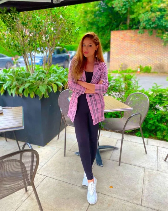 Nigar yaşı ilə bağlı rəyləri lağa qoydu